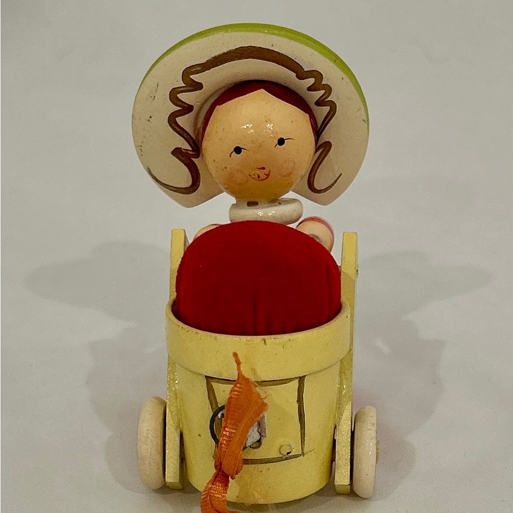 Vintage Pin Cushion Tape Measure Dispenser - Picture 3 of 6